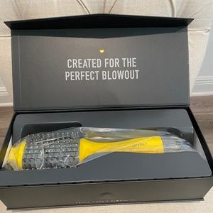 Drybar The Double Shot Oval Blow Dryer Brush